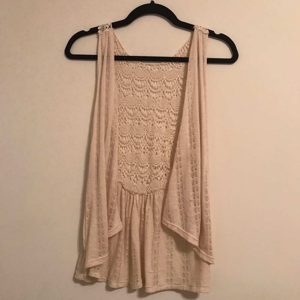 🍂Cream lace vest, small